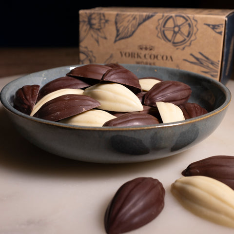 Mixed Chocolate Cocoa Pod Sharing Gift Box, 350g (Case of 10)